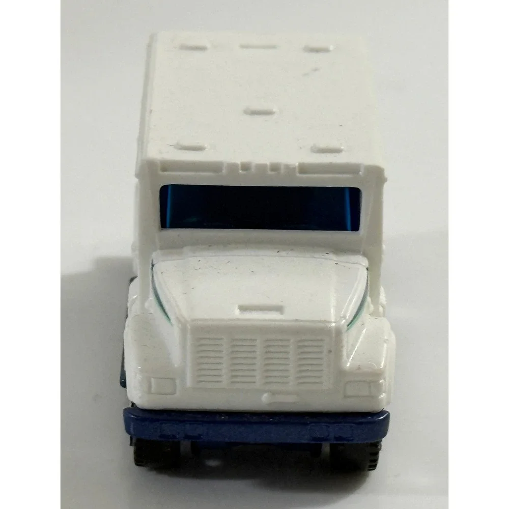 Matchbox Armored Car Kids 1:88 White International Armored Car Service 2013